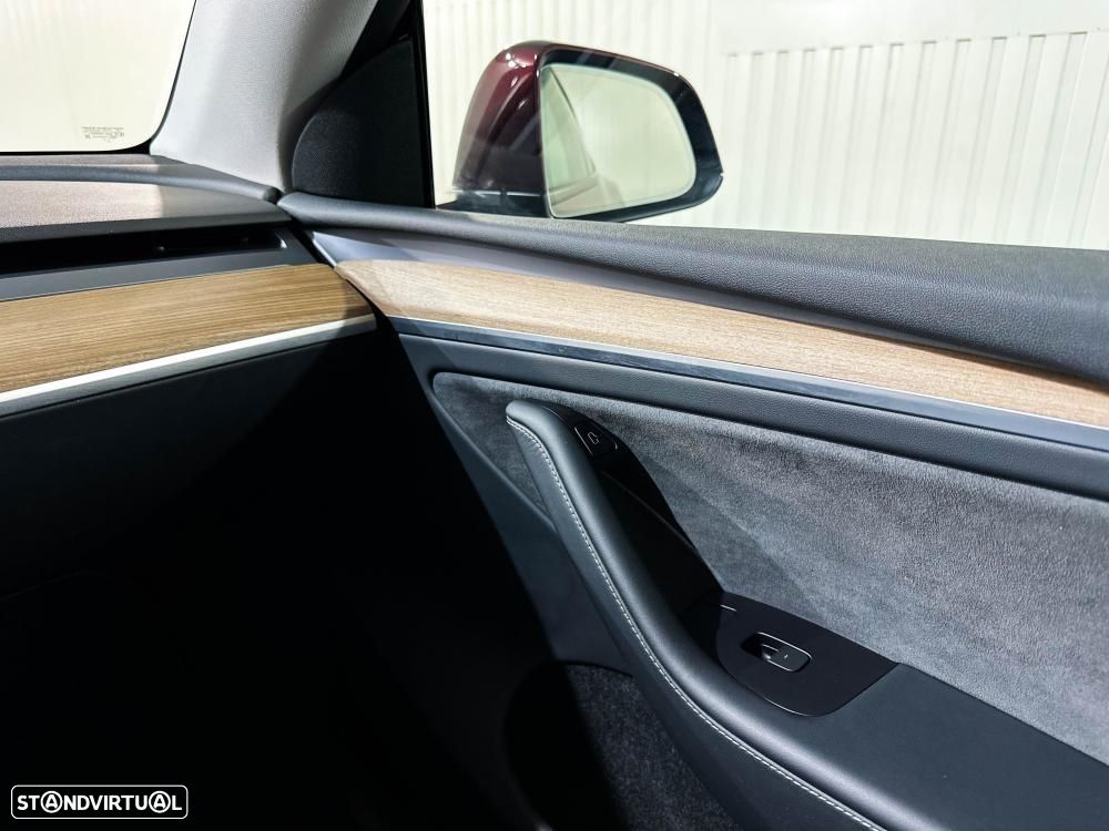 Tesla Model Y Long Range RWD - 34