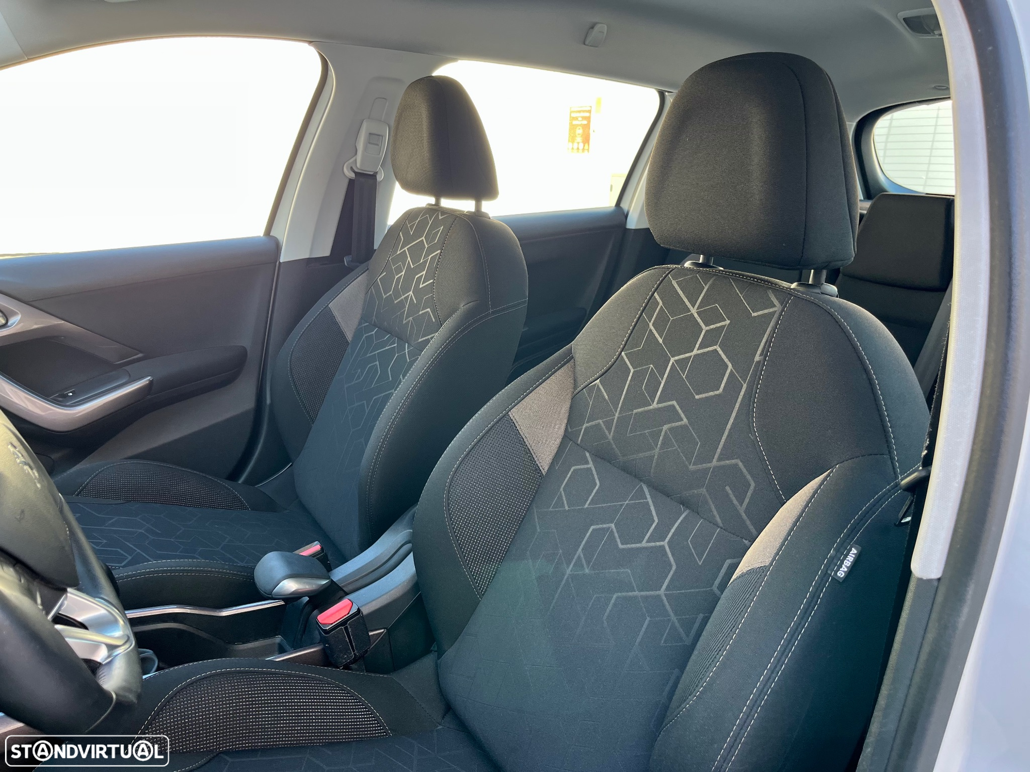 Peugeot 2008 1.2 PureTech Active - 5