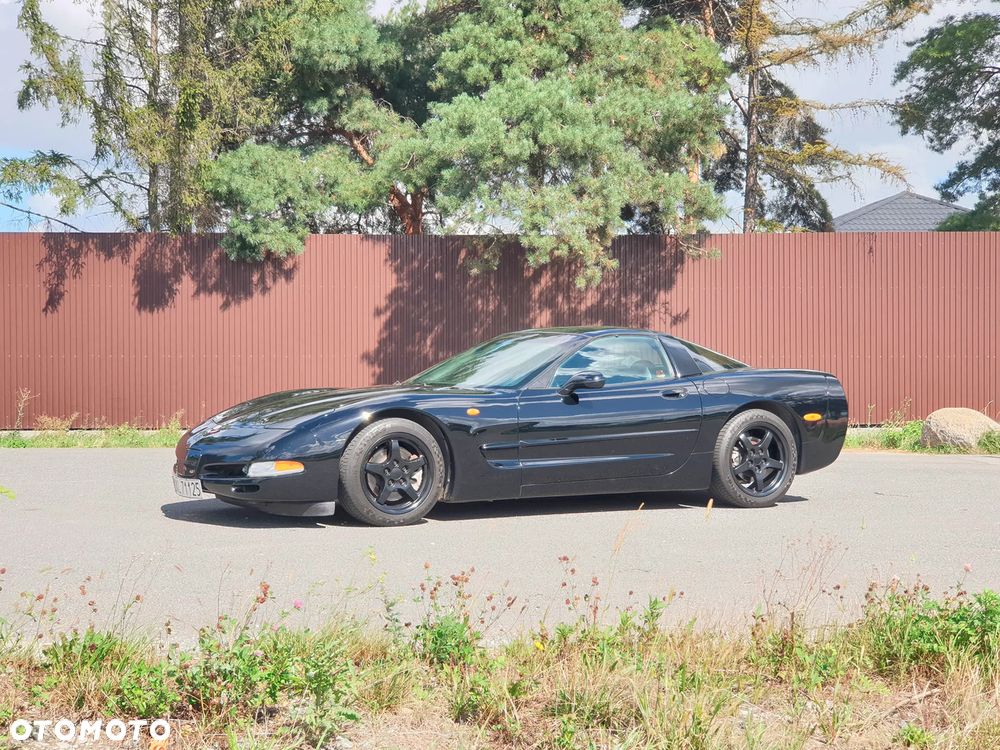 Chevrolet Corvette - 11