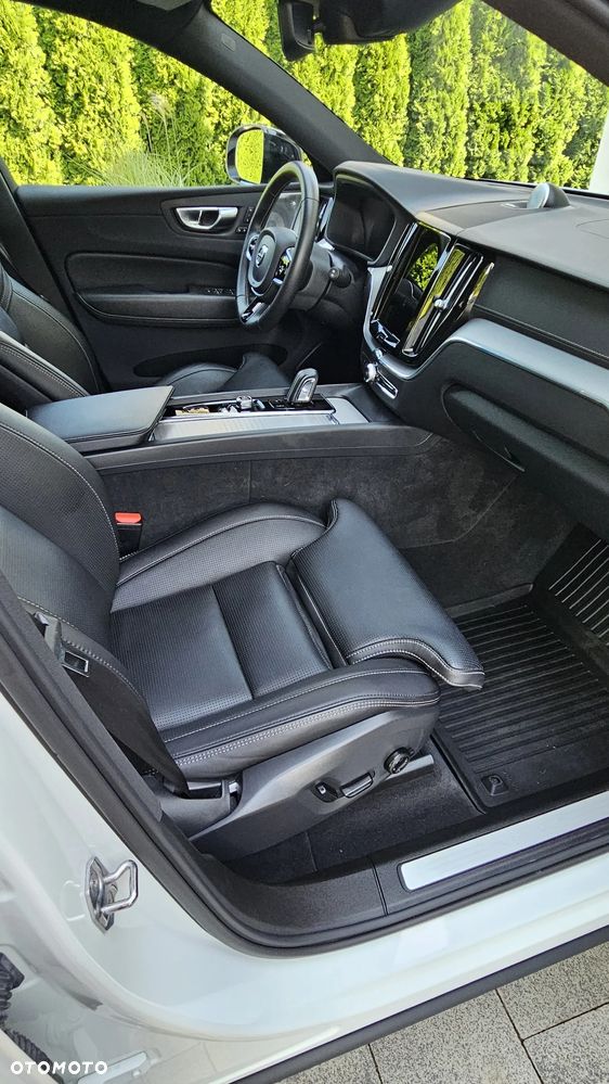 Volvo XC 60 B4 B R-Design - 35