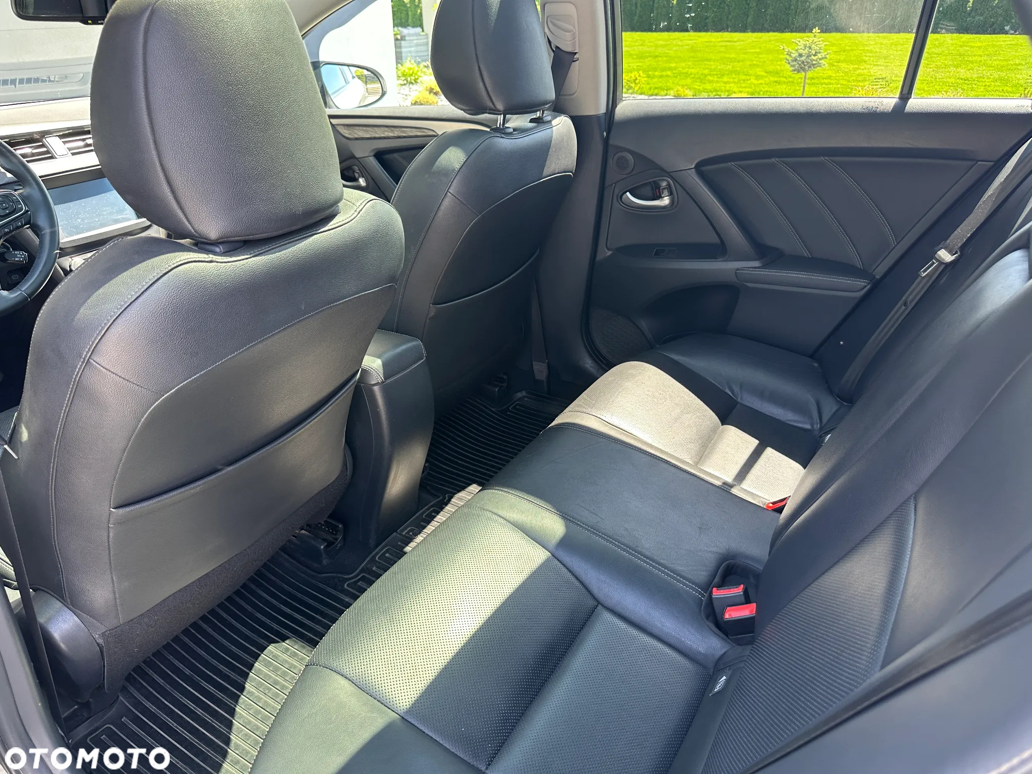 Toyota Avensis 1.8 Prestige MS - 14