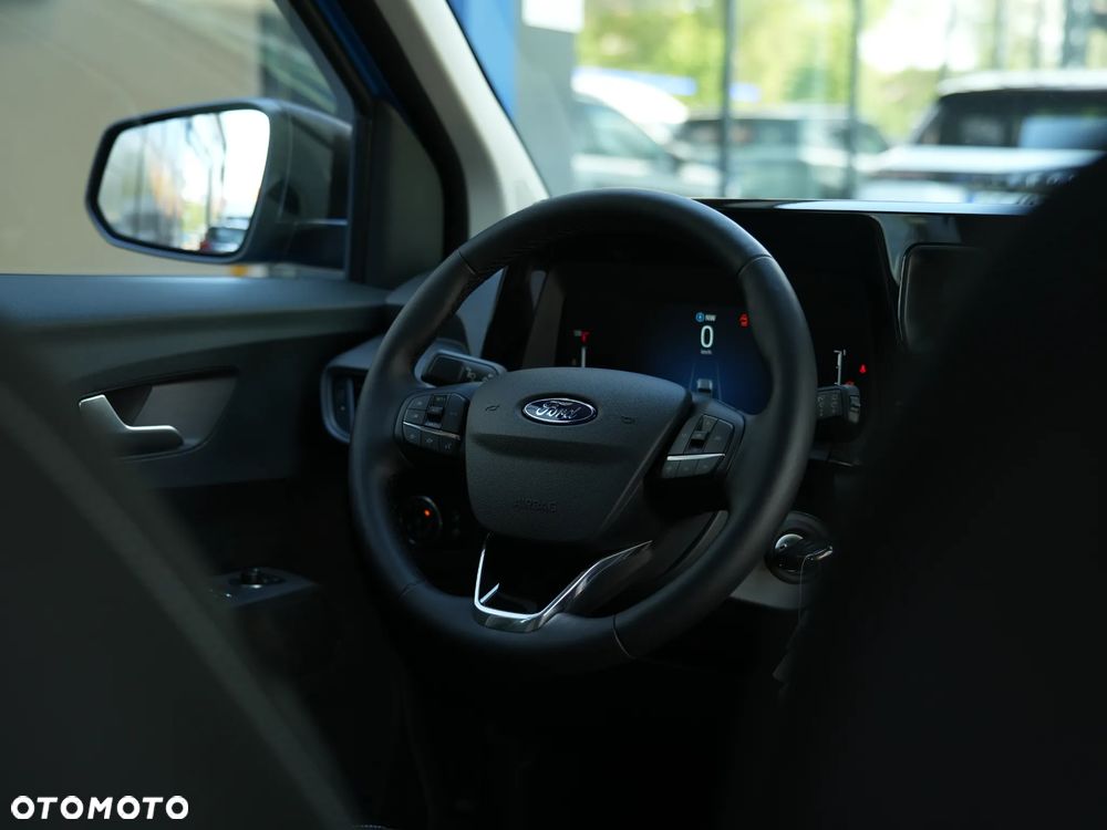 Ford Tourneo Courier - 17
