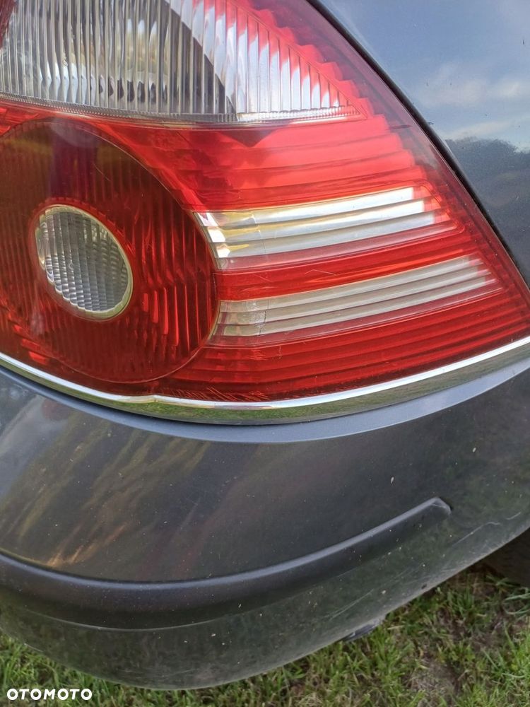 Lampa tylna prawa FORD MONDEO MK3 III 1.8 2002r hatchback ghia - 2