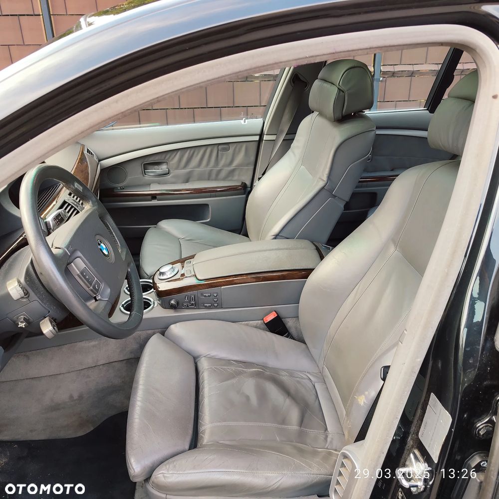 BMW Seria 7 745i - 10