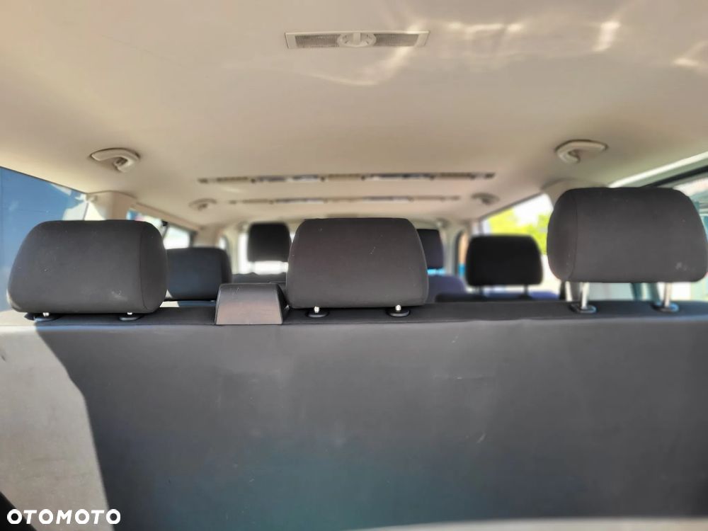 Volkswagen Caravelle 2.0 TDI L2 Comfortline DSG - 26