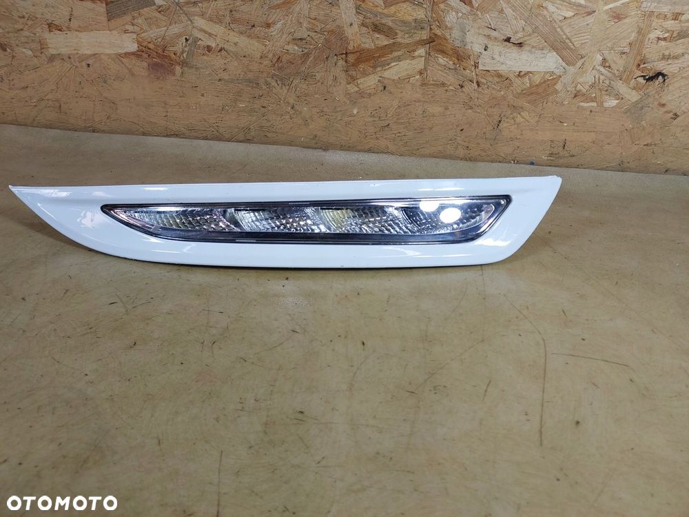 KUGA MK1 LED DRL PRAWY PRZÓD BV4113D272AA - 2