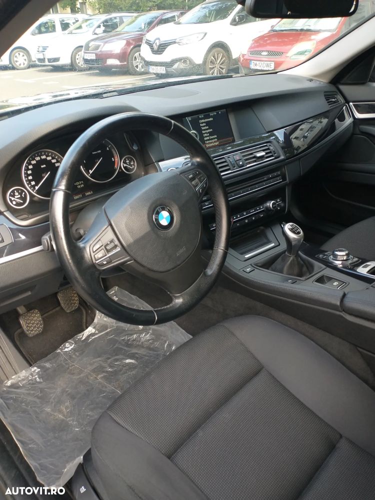 BMW Seria 5 520d - 30