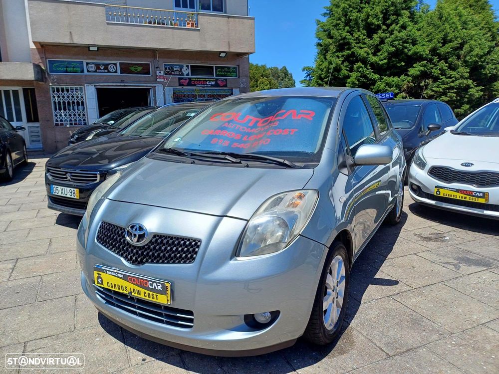 Toyota Yaris 1.0 VVT-i AC Manual - 1