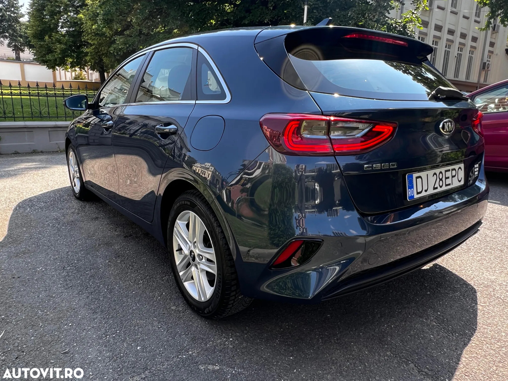 Kia Ceed 1.0 T-GDI 120 OPF Edition 7 - 4