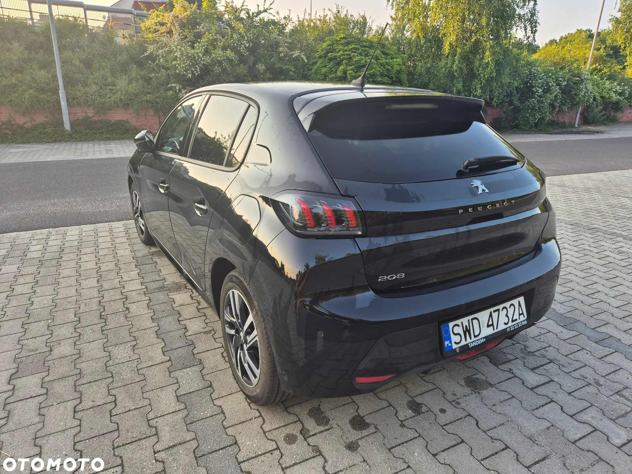 Peugeot 208 1.2 PureTech Allure S&S - 4