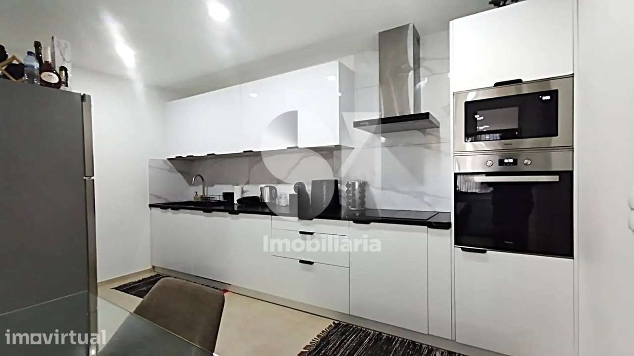 Moradia Moderna T5 + T3 com Piscina e Amplo Jardim - Grande imagem: 4/49