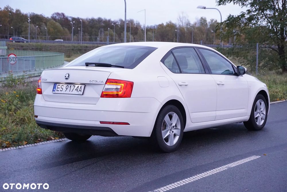 Skoda Octavia 2.0 TSI Ambition DSG - 5
