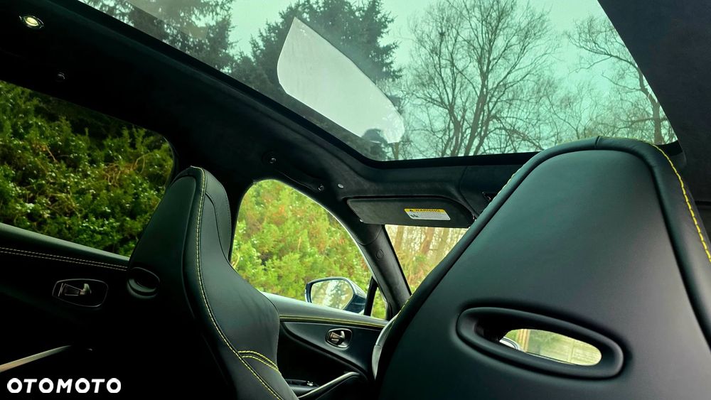 Aston Martin DBX - 18