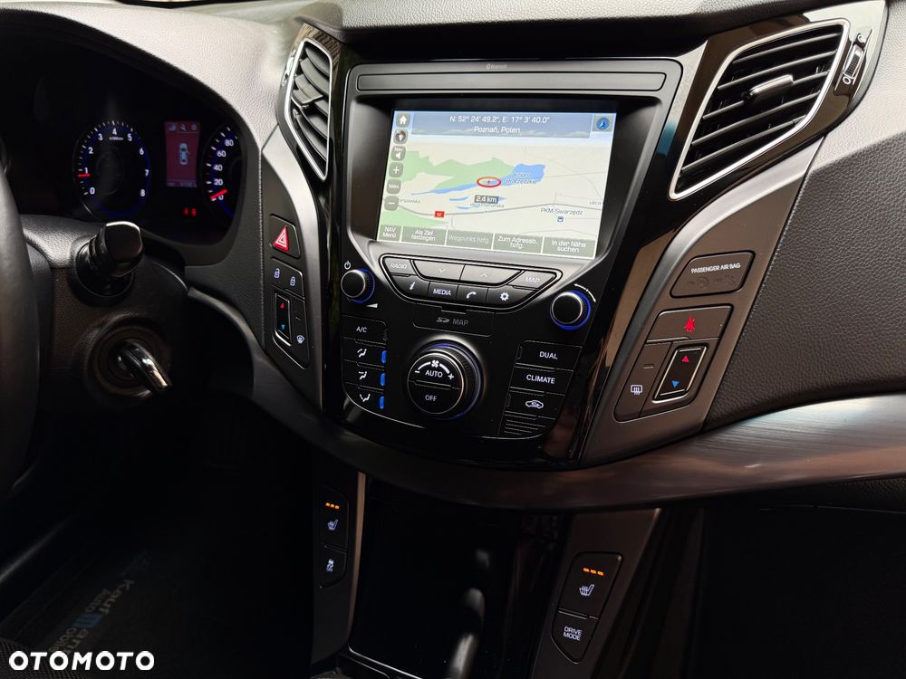 Hyundai i40 Kombi blue 1.6 Trend - 19