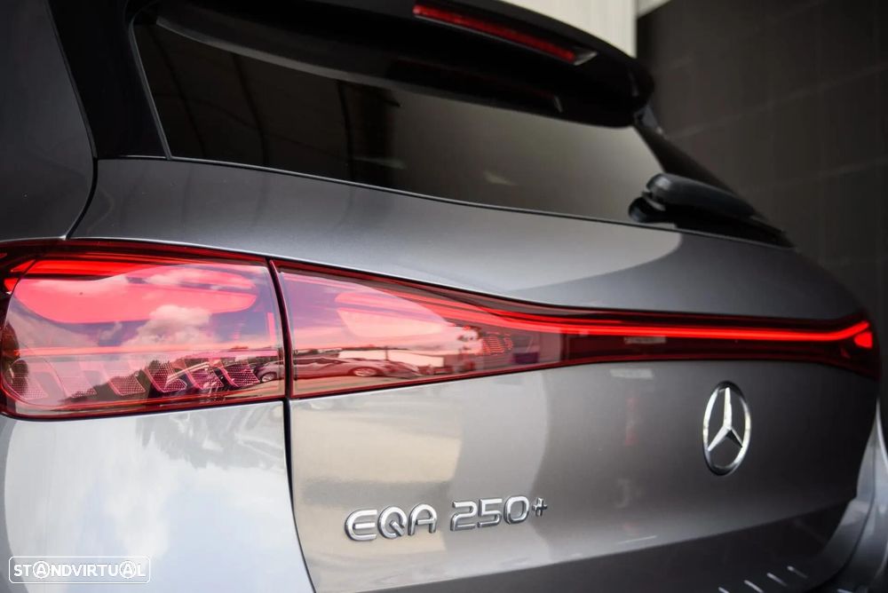 Mercedes-Benz EQA 250+ AMG Line - 18