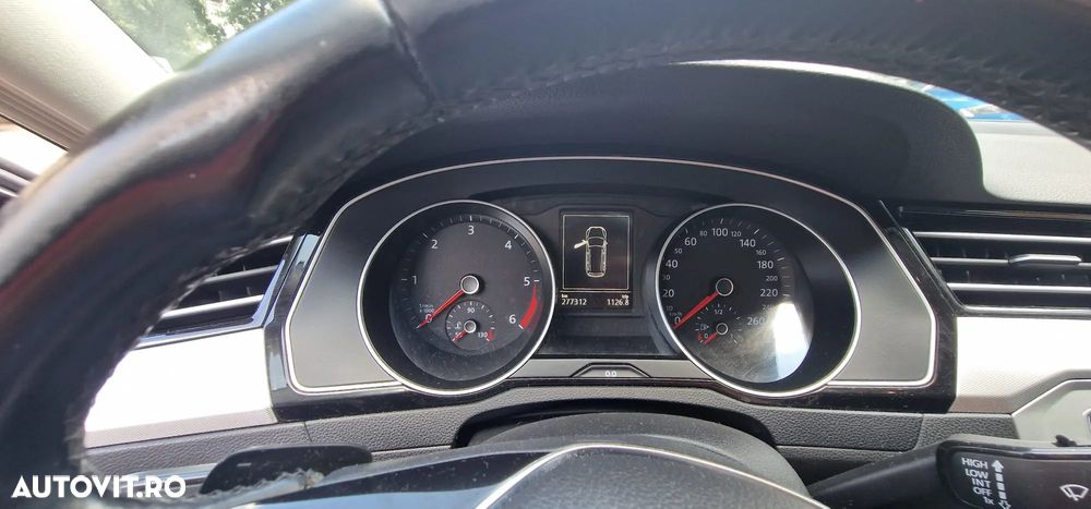 Volkswagen Passat 2.0 TDI SCR DSG Comfortline - 7