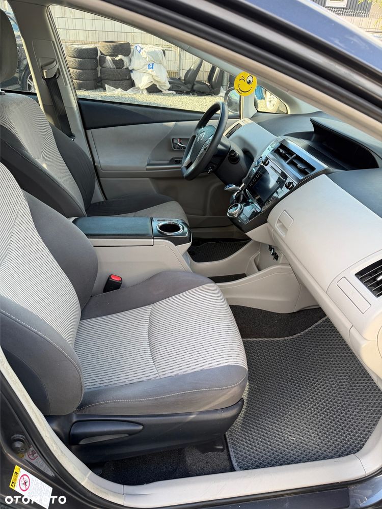 Toyota Prius (Hybrid) Executive - 10