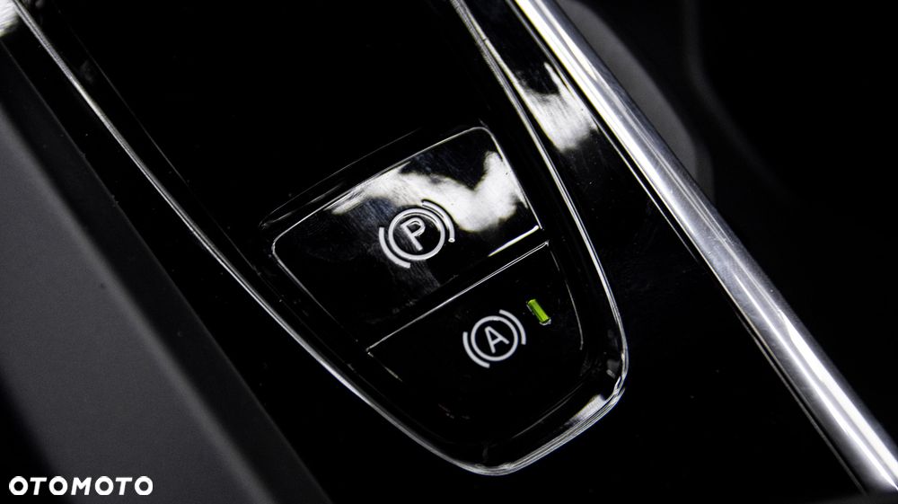 Volvo XC 60 B5 B AWD Plus Dark - 21