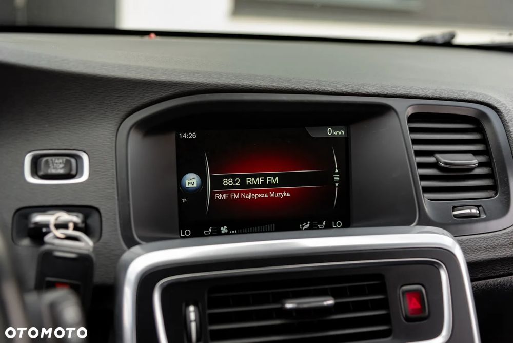 Volvo V60 D4 AWD R-Design Summum - 24