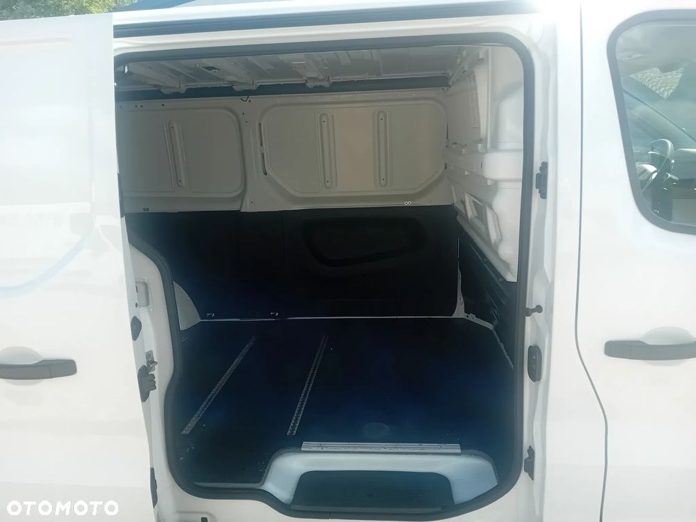 Renault Trafic - 12