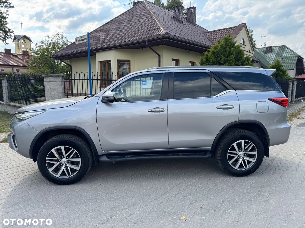 Toyota Fortuner - 4