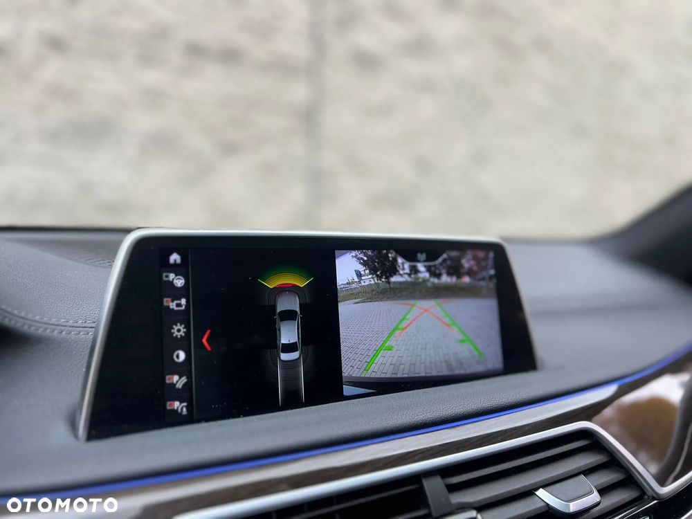 BMW Seria 7 750Li xDrive - 30