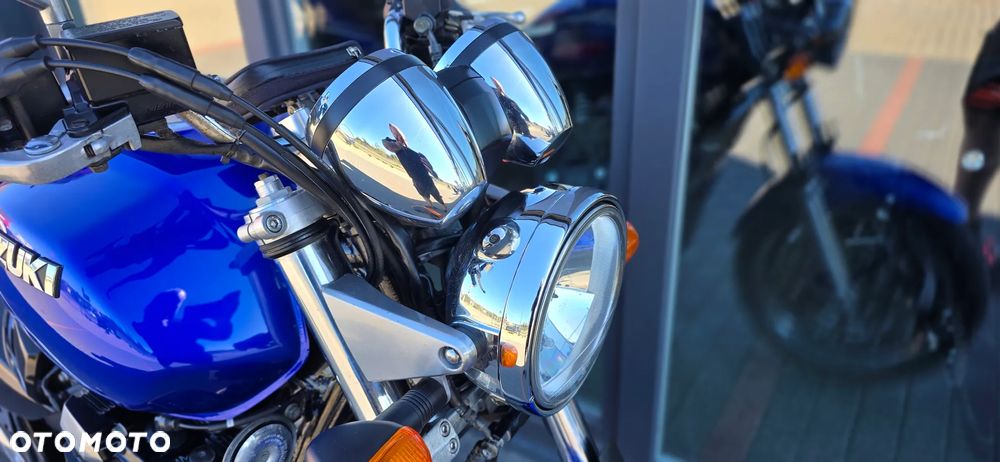 Suzuki GSX - 17