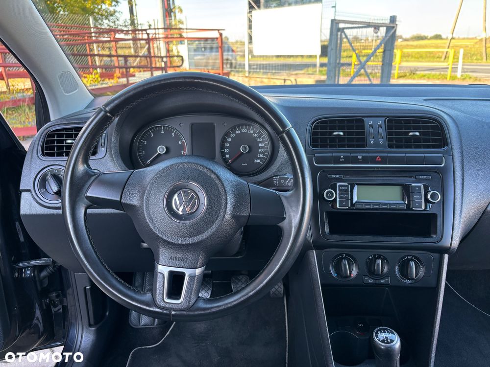 Volkswagen Polo 1.4 16V Comfortline - 13