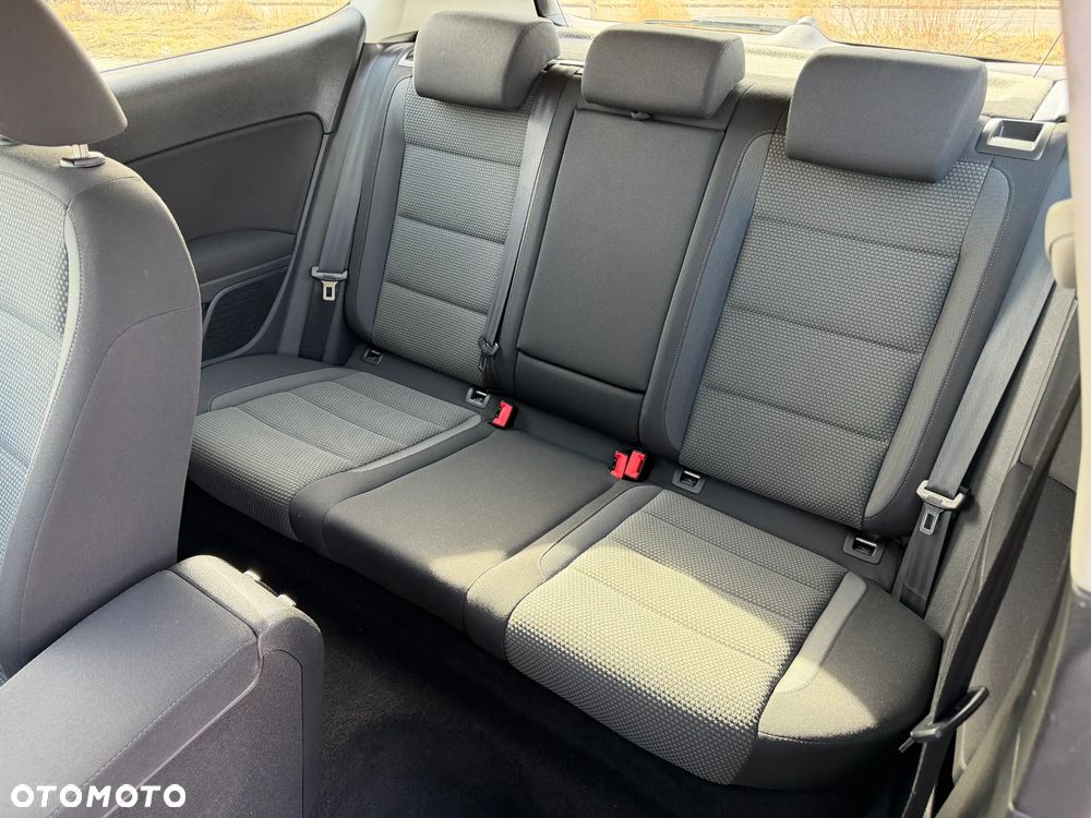 Volkswagen Golf 1.6 TDI DPF Comfortline - 16