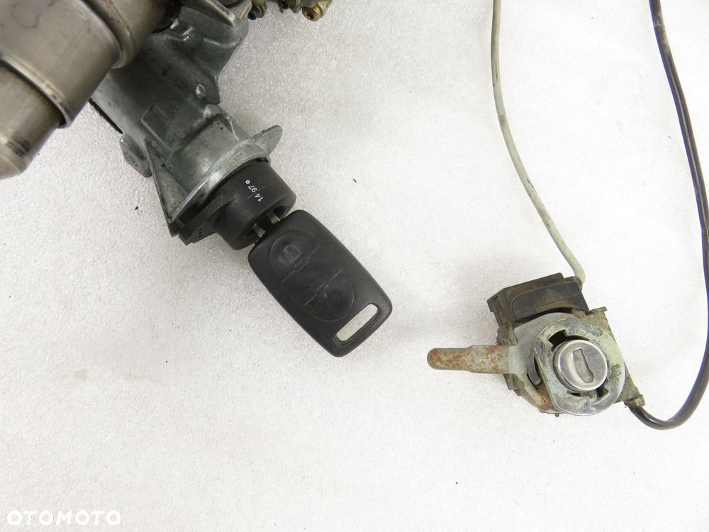 KOLUMNA KIEROWNICZA AUDI A8 D2 4D0905851E 404108 - 2