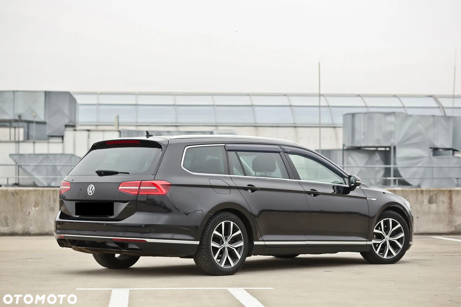Volkswagen Passat Variant 2.0 TDI SCR 4Motion DSG Highline - 16