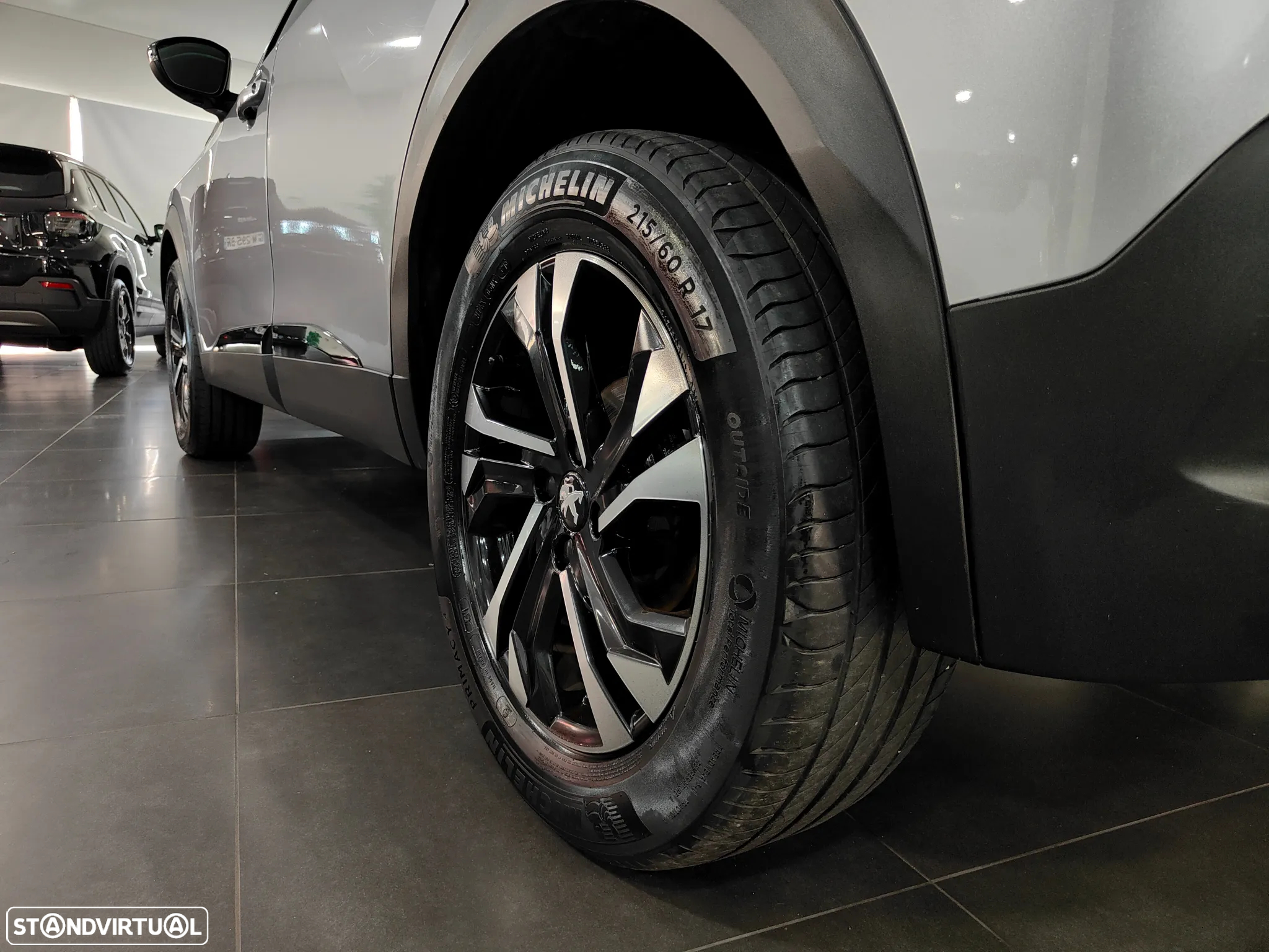 Peugeot 2008 1.2 PureTech Allure - 32