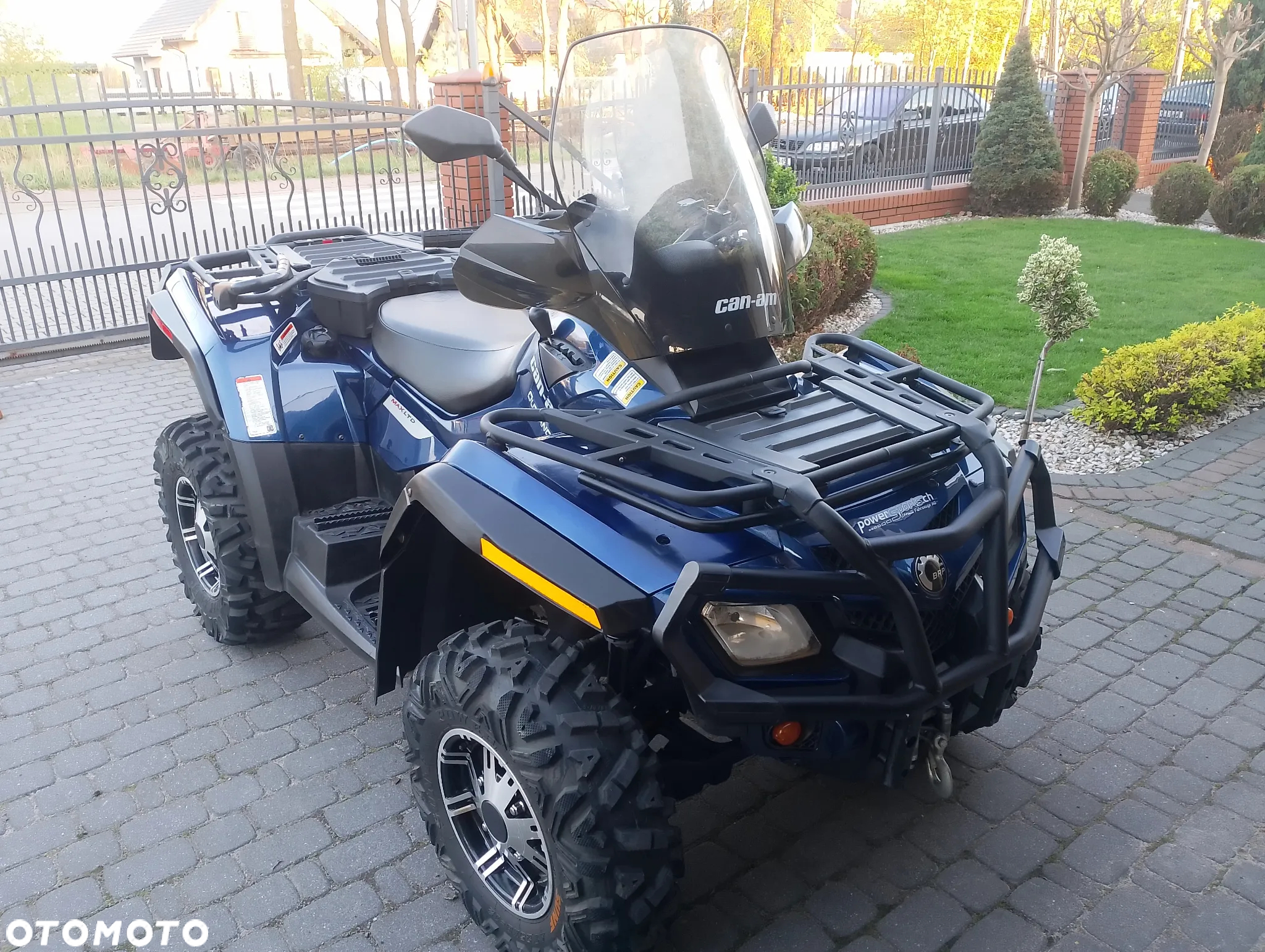 Can-Am Outlander Max - 2