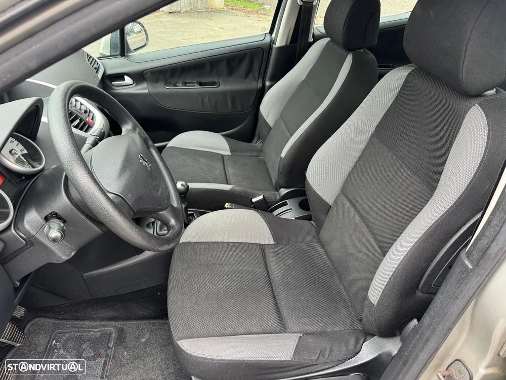Peugeot 207 - 5