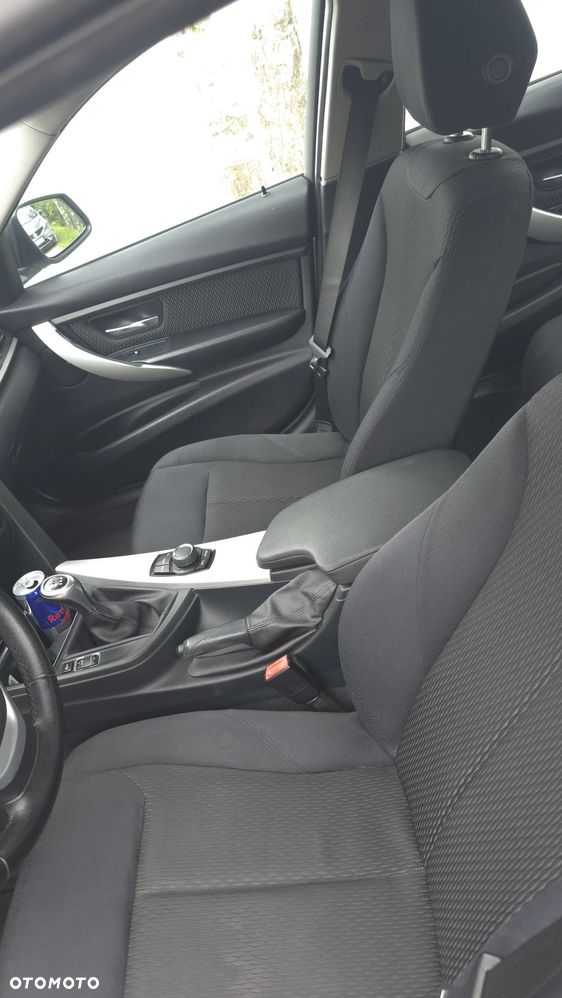 BMW Seria 3 320i Modern Line - 11