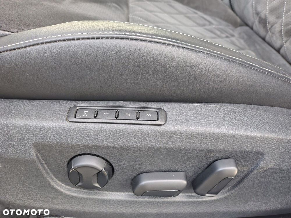 Skoda Superb 2.0 TDI SCR Sportline DSG - 12