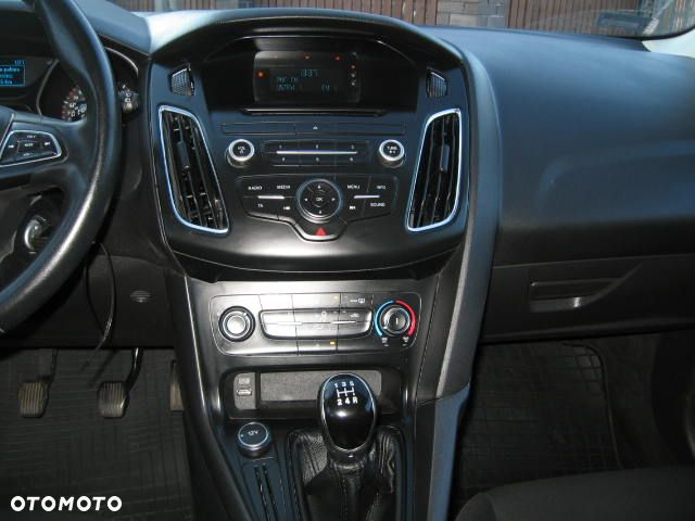 Ford Focus 1.6 Trend - 27