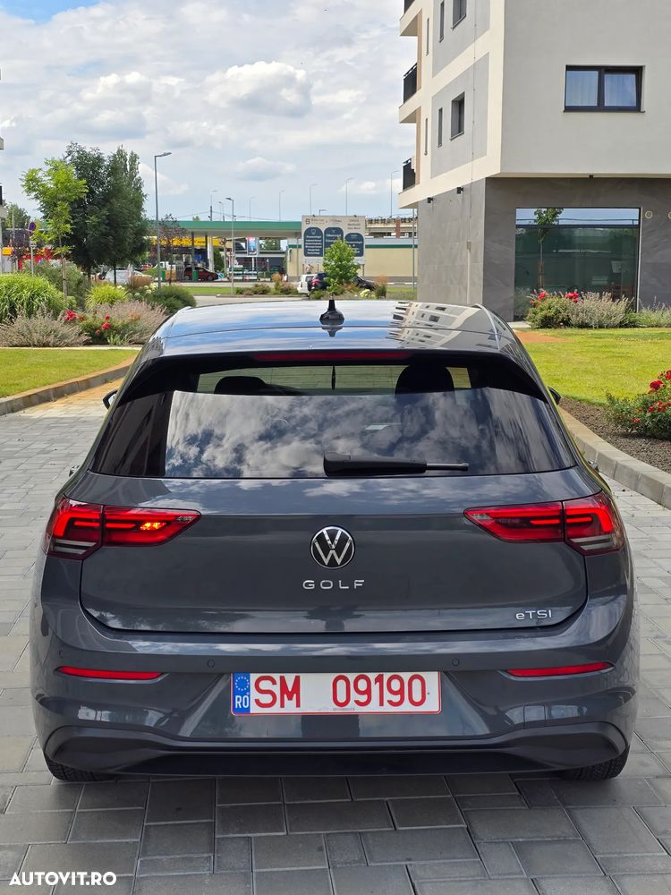 Volkswagen Golf - 6