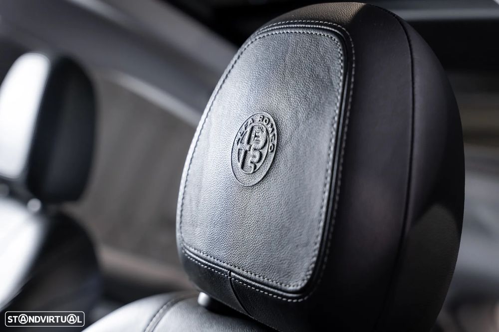 Alfa Romeo Stelvio 2.2 D Veloce Q4 AT8 - 25