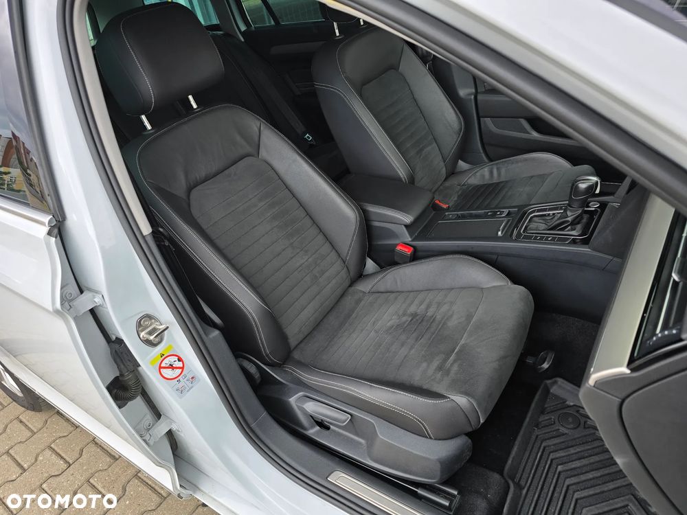 Volkswagen Passat 2.0 TDI SCR DSG 4Motion Elegance - 22