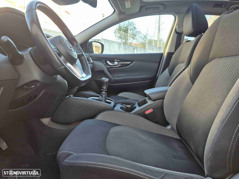 Nissan Qashqai 1.5 dCi N-Connecta J18 - 10