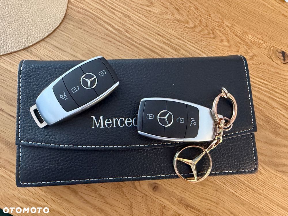 Mercedes-Benz Klasa C 400 4-Matic 9G-TRONIC - 34
