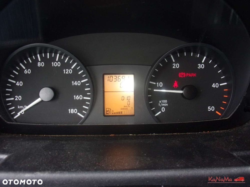 Mercedes-Benz Sprinter - 4