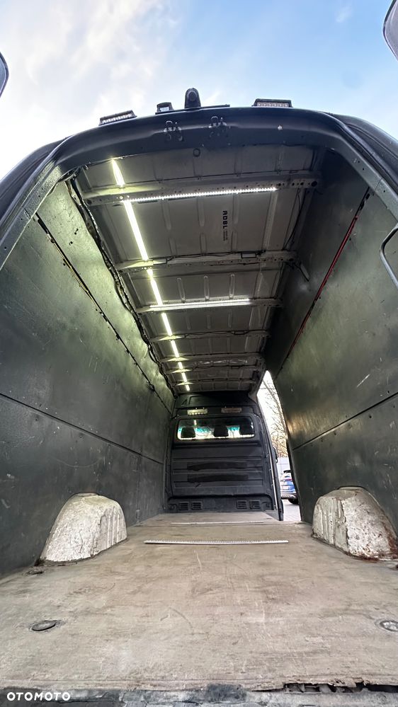 Volkswagen Crafter - 23