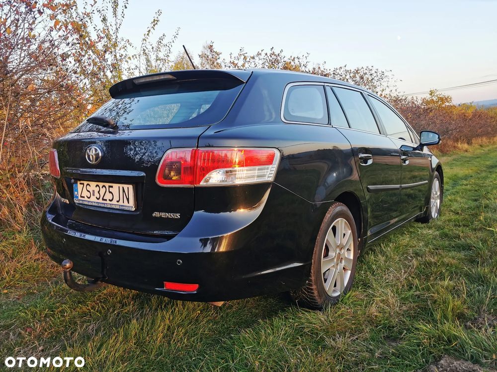 Toyota Avensis - 7
