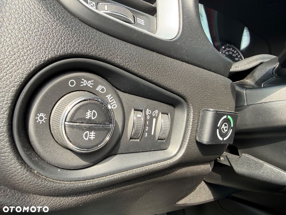 Jeep Renegade 1.4 MultiAir Limited FWD S&S - 33