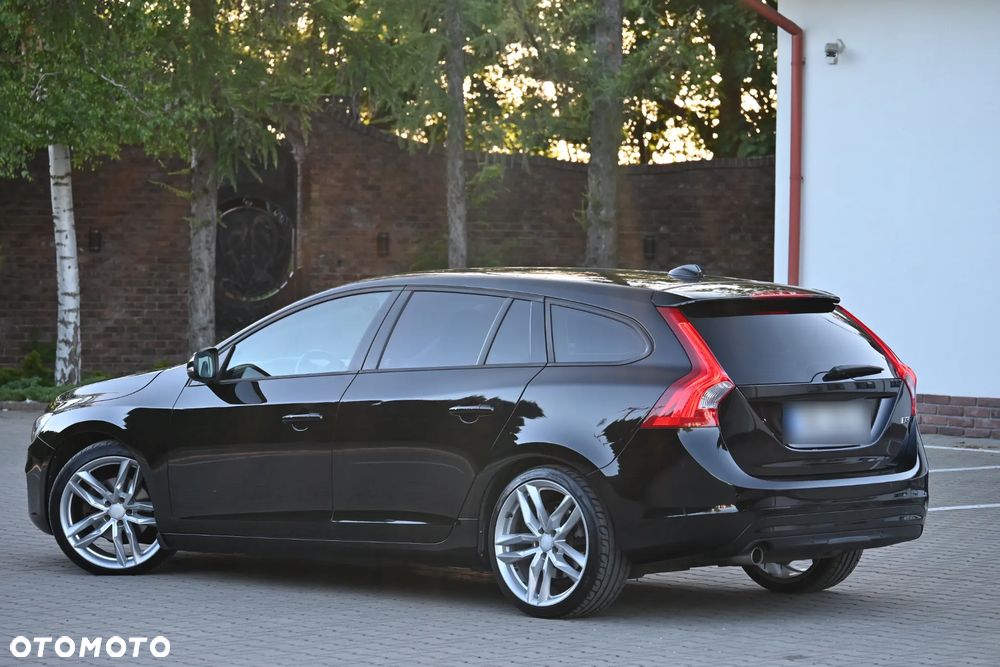 Volvo V60 D3 Geartronic Momentum - 26
