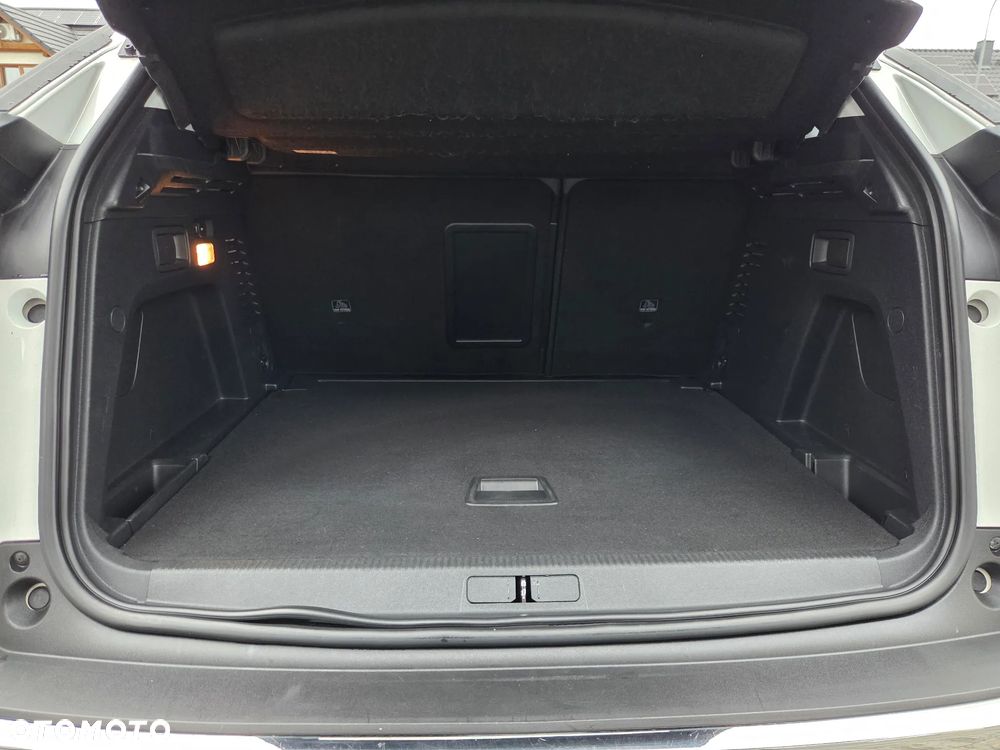 Peugeot 3008 1.6 BlueHDi Allure S&S EAT6 - 23