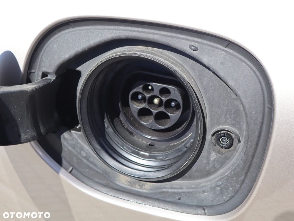 Volvo XC 60 T6 Plug-In Hybrid AWD Core - 10