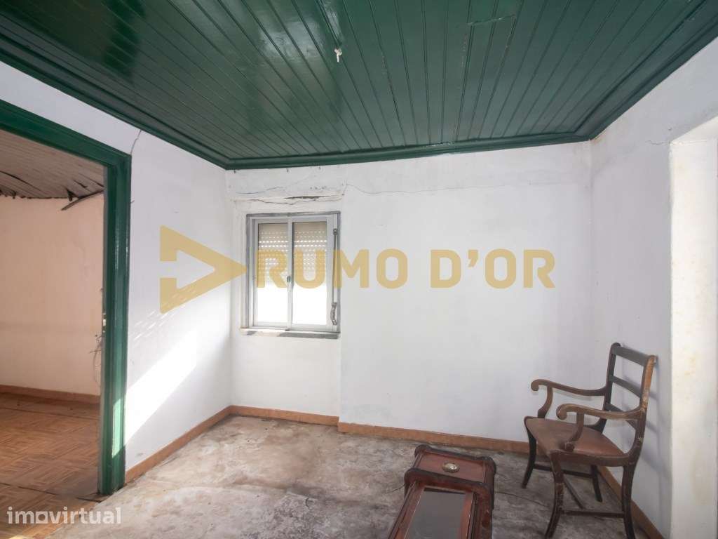 T2 no Centro de Olhalvo com Grande Potencial de Transformação - Grande imagem: 5/28